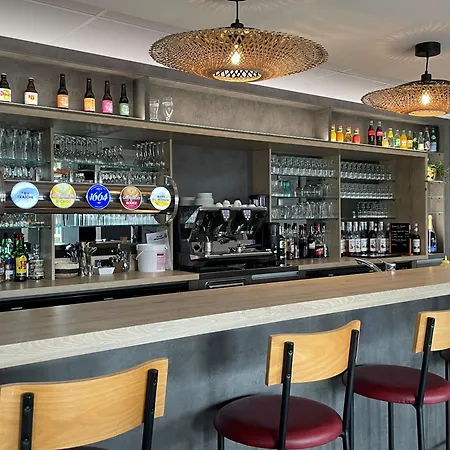 Ibis - Restaurant Ξενοδοχείο 3*