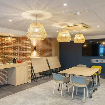 Ibis Hotel 3*