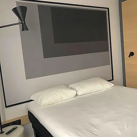 Ibis - Restaurant Ξενοδοχείο 3*